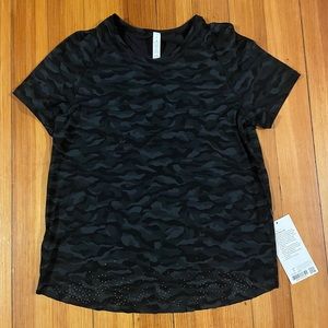 BRAND NEW Lululemon Quick Pace Short Sleeve